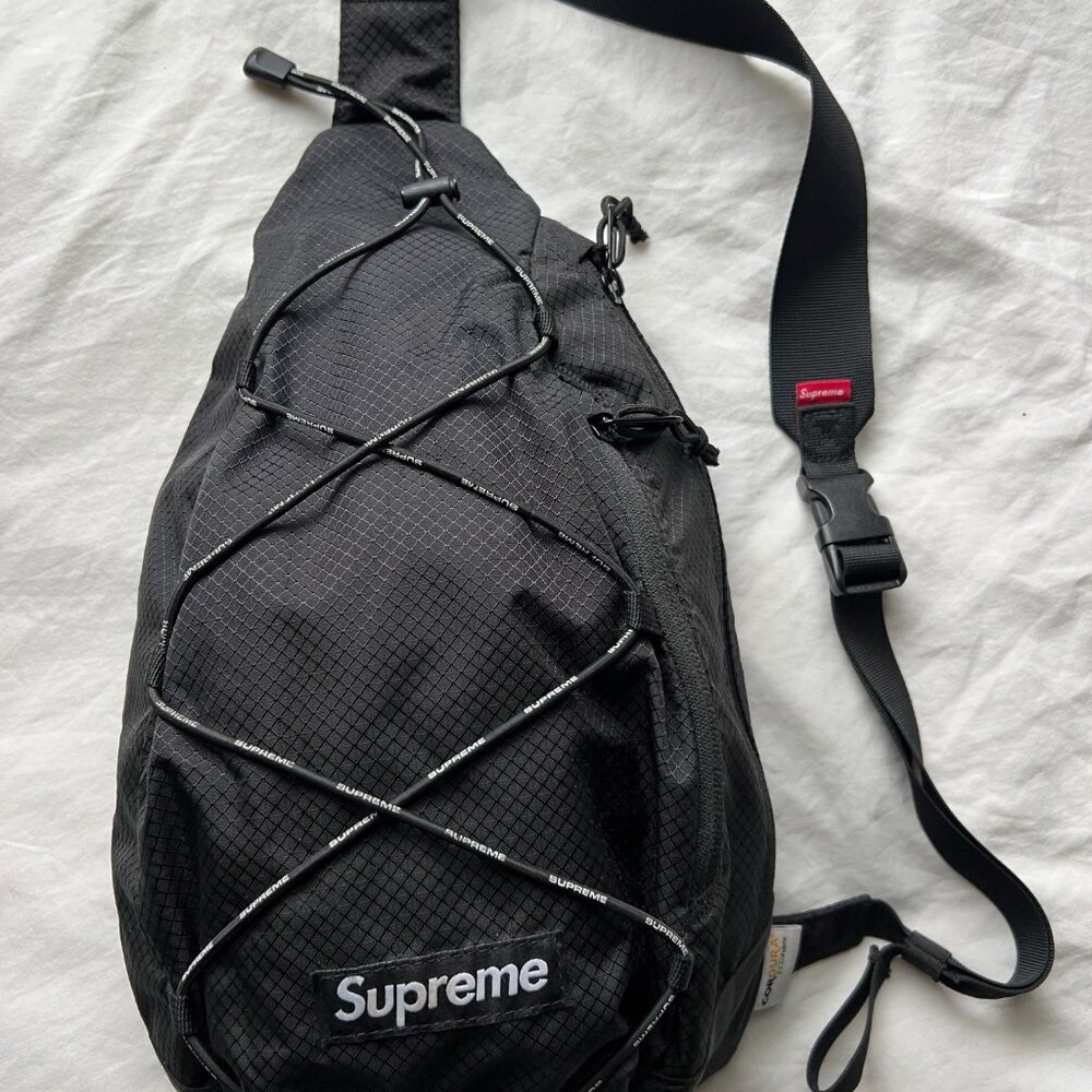Supreme nylon logo sling bag S22